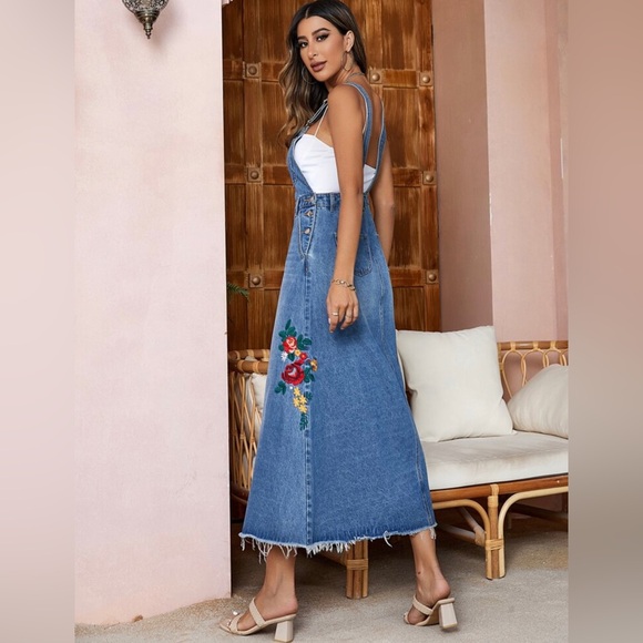 Floral Embroidery Raw Hem Overall Denim Dress Medium Wash XS - Picture 3 of 4